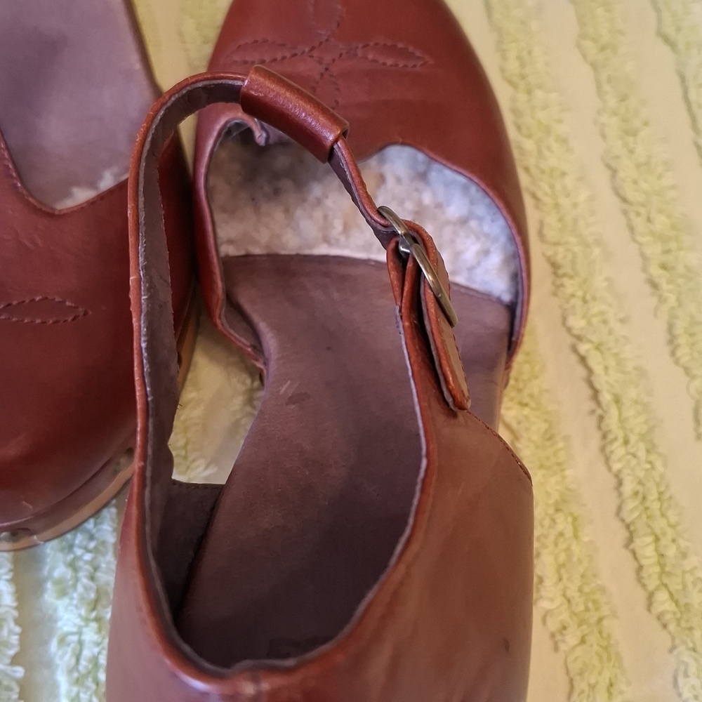 Ugg Australia sz 10, Christie clog wedge. T-strap. Sheepskin toe - Picture 7 of 11